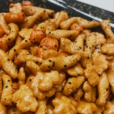 comprar Bocados modificados para requisitos particulares al por mayor japoneses de la galleta del arroz de la alga marina de las galletas del arroz online manufacture