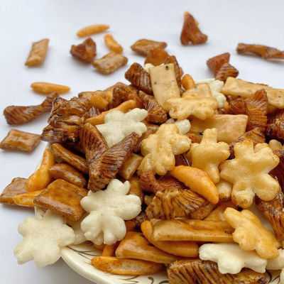 comprar Bocados mezclados japoneses de las galletas del arroz de la salsa de soja de la nutrición deliciosa al por mayor de los bocados online manufacture