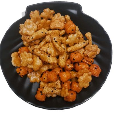 Buen precio Una variedad de sabores mezclados de los bocados casuales del grano de la barra del arroz japonés en línea