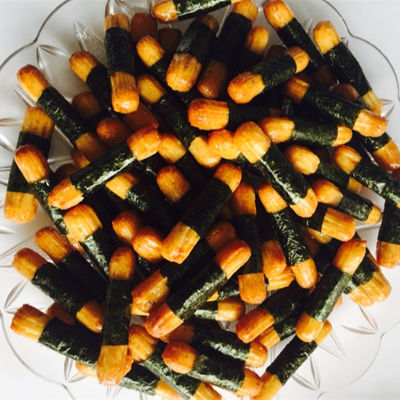 Buen precio La alga marina rodó los bocados deliciosos curruscantes del arroz soplado de los bocados de la galleta del arroz en línea