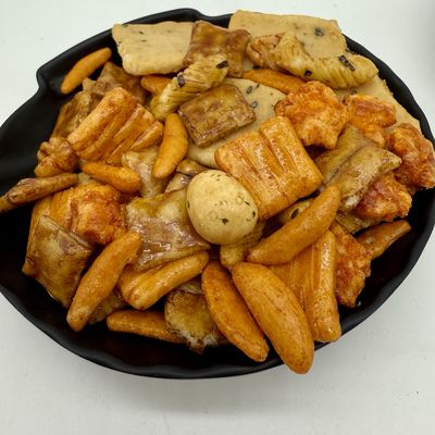 7.5KG galletas de arroz frito a granel textura crujiente OEM ODM fabricado