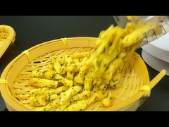 Rollo largo de la galleta del arroz de la alga marina